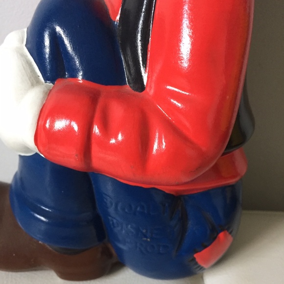 Walt Disney Productions Sitting Goofy Ceramic Statue 9.5" 1970s Vintage - Picture 5 of 9